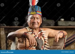 sciamano-amazzoniano-portrait-61154363